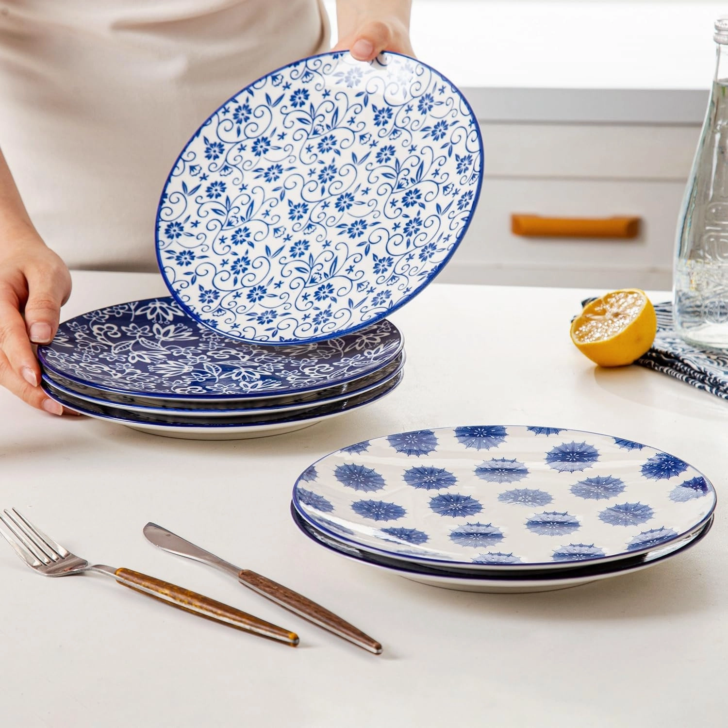 Ceramic Salad Plates Set - 8.5 Inch Small Round Dessert Dishes for Kitchen Dinner Pasta Appetizer Sandwich - Scratch Resistant Porcelain Microwave Oven Dishwasher Safe - Set of 6 - Vintage Blue