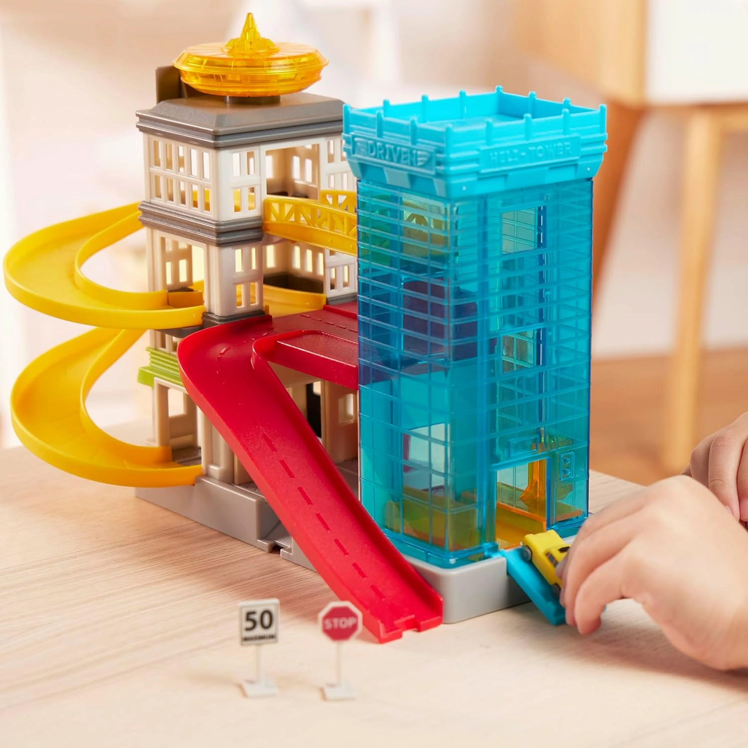 Driven by Battat – Pocket Big City Cruisin' Fleet – 60pc City Playset for Kids – Toy Cars Included – Buildings, Ramp, Tracks & More – Kids 3 Years  