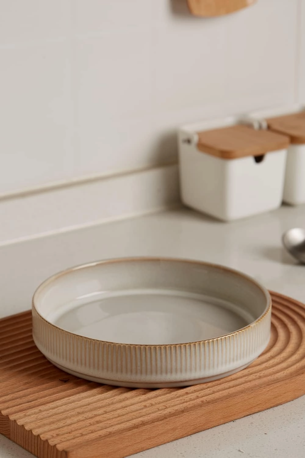famiware Star 7.5" Pasta Bowls Set, Salad Bowl Set of 4, Double Reactive Glaze, Stackable, Ideal for Your Friend for Housewarming, Festivals, Cappuccino White