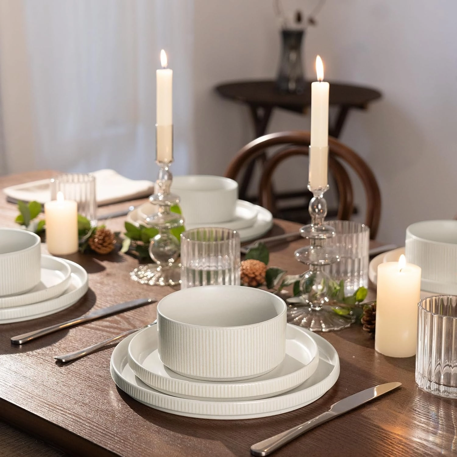 famiware Star Dinner Plates for 6, 10 inches Plate Set, Scratch Resistant, Stoneware Dinnerware, Kitchen Modern Rustic Serving Dishes, Matte White
