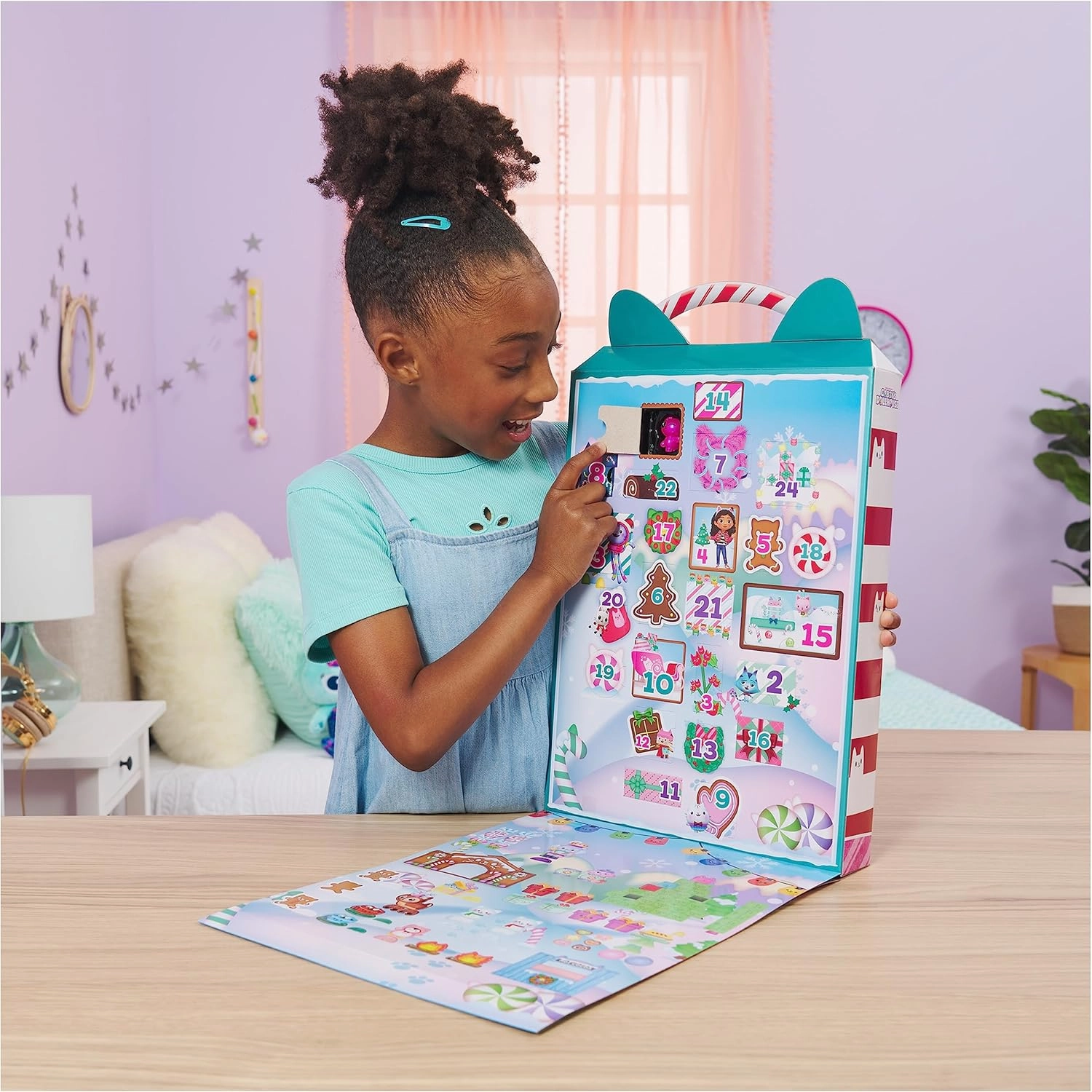 Gabby’s Dollhouse, Advent Calendar 2023, 24 Surprise Toys with Figures, Stickers & Dollhouse Accessories, Kids Toys for Girls & Boys Ages 3 