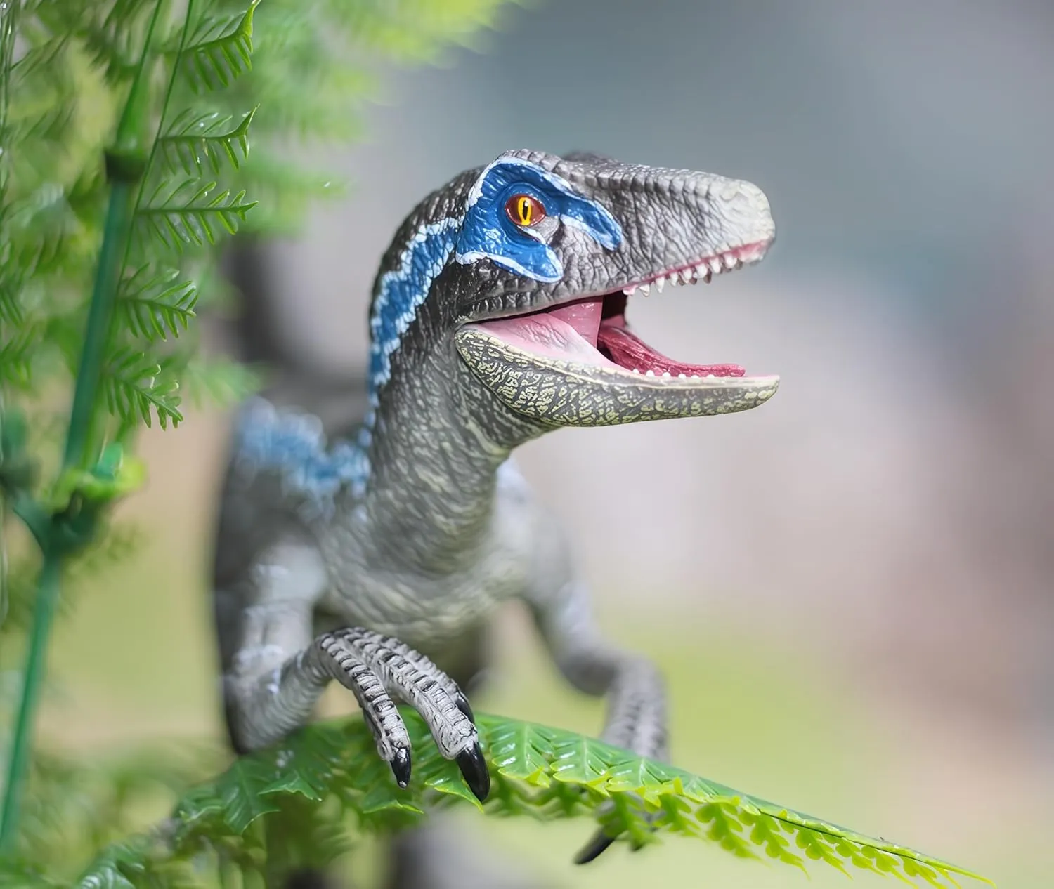 Gemini&Genius Velociraptor Dinosaur Toy for Kids, Raptor Dinosaur Toy Figure with Moveable Jaw and Hands, Realistic and Solid Velociraptor Gift Box, Play, Display, Collection for Kids and Dino Lovers