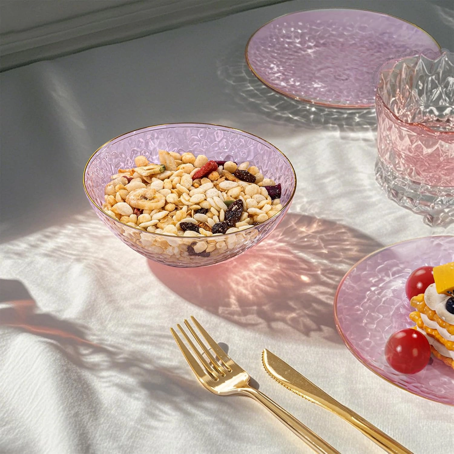 I00000 50 Pack 12-16 Ounce Pink Plastic Bowls Hammered Gold Rimmed Crystal Like, Heavy duty Disposable Bowl Set,Elegant Soup/Salad/Dessert/Ice Cream Bowls For Party, Weddings, Catering