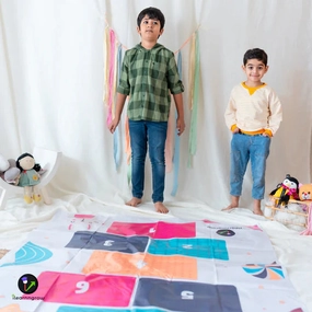 ilearnngrow Hop Scotch Play Mat - Multicolor