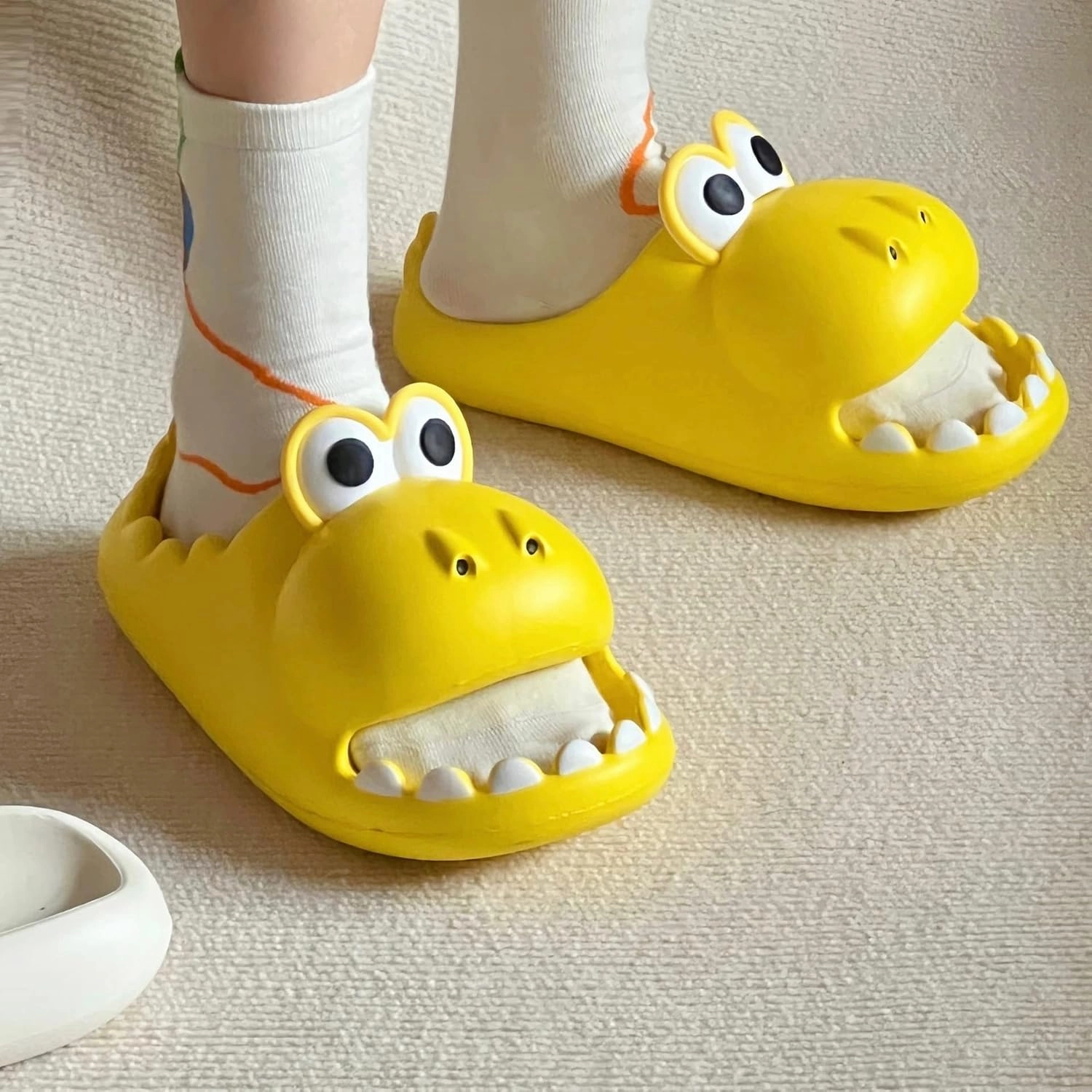 LELEBEAR Dinosaur Slippers for Women Man, Eva Novelty Open Toe Slides, Casual Beach Shoes Spa Sandals Indoor Outdoor with Beige Socks