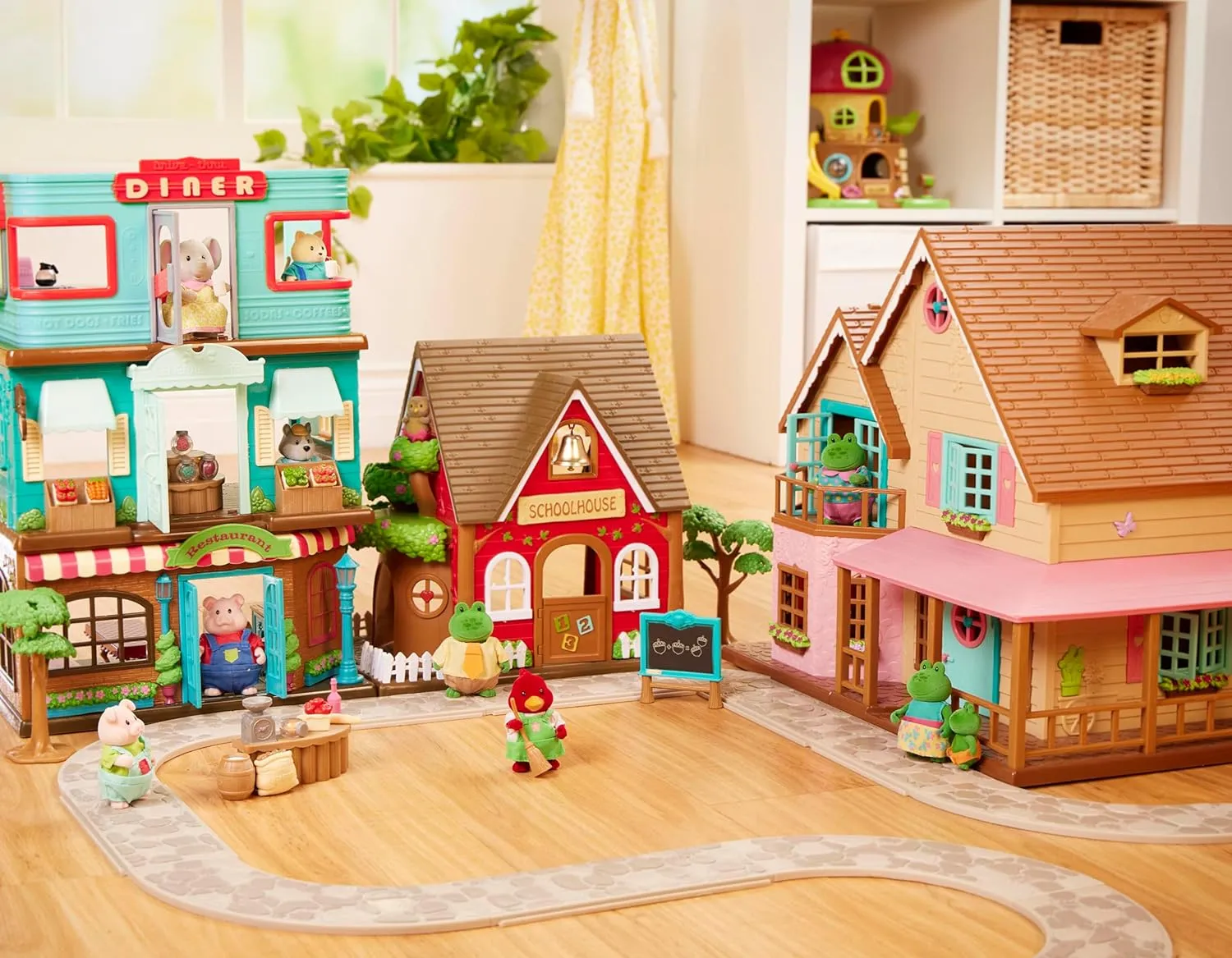 Li’l Woodzeez – Honeysuckle Hollow General Store – Dollhouse Playset with Furnitures & Accessories – Pretend Play Toy for Kids Age 3 