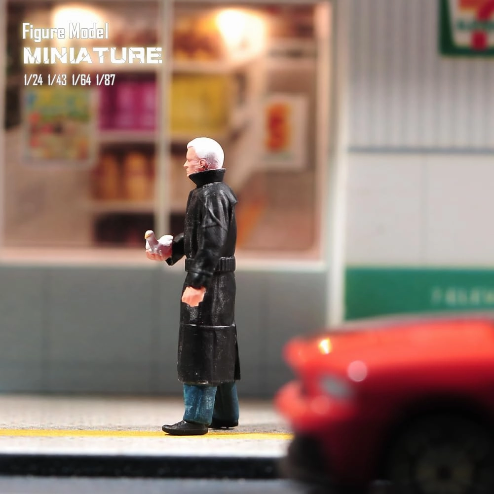 Miniatures Diorama 1/87 1/64 1/43 1/24 Scale Killer Man Coat Figures Model DIY Creative Photography Scene Props for Cars Toys (Painted, 1:64 Scale)