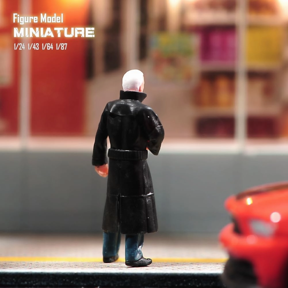 Miniatures Diorama 1/87 1/64 1/43 1/24 Scale Killer Man Coat Figures Model DIY Creative Photography Scene Props for Cars Toys (Painted, 1:64 Scale)
