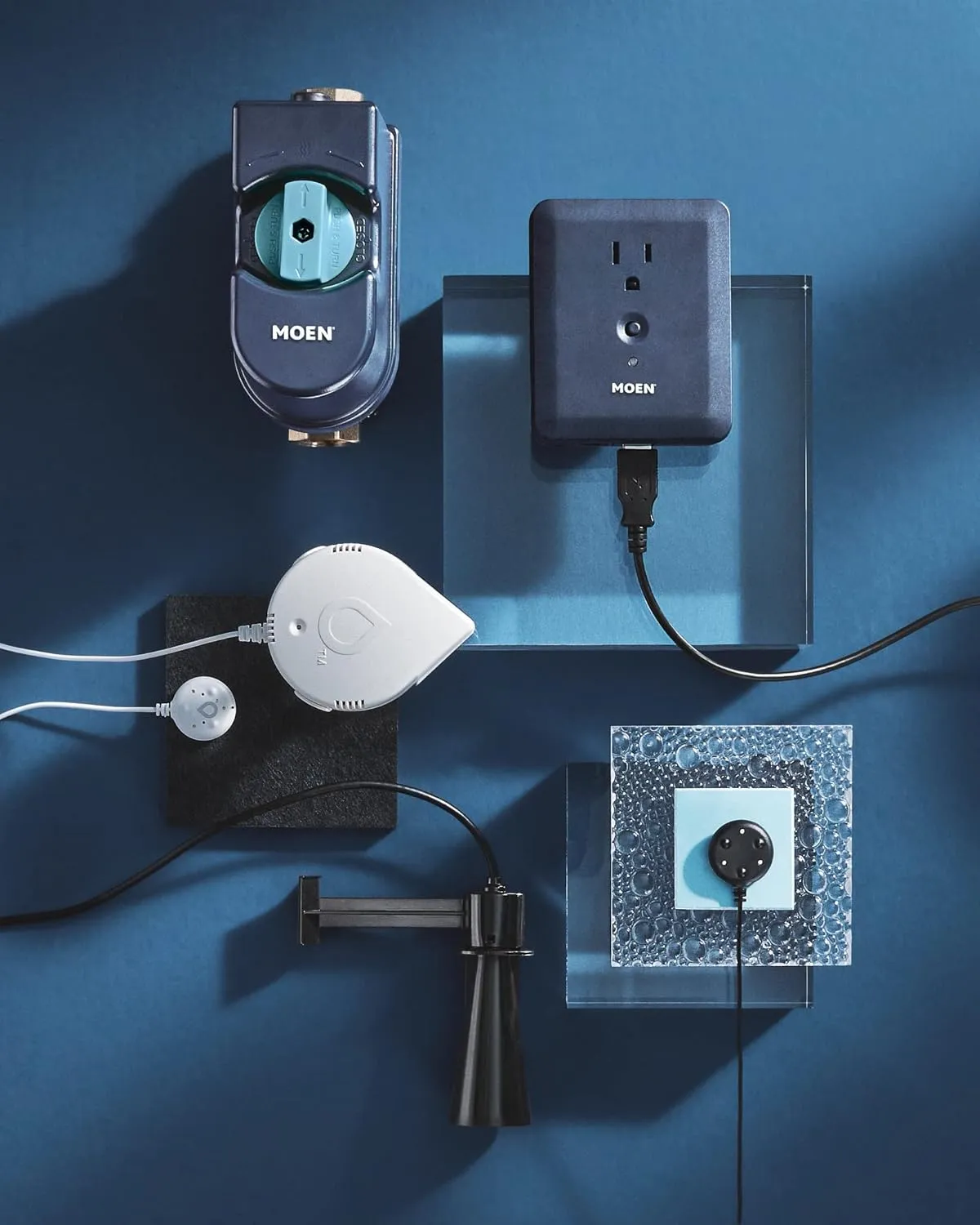 Moen Flo Smart Water Monitor and Automatic Shutoff Sensor, Wi-Fi Water Leak Detector for 3/4-Inch Diameter Pipe, 900-001