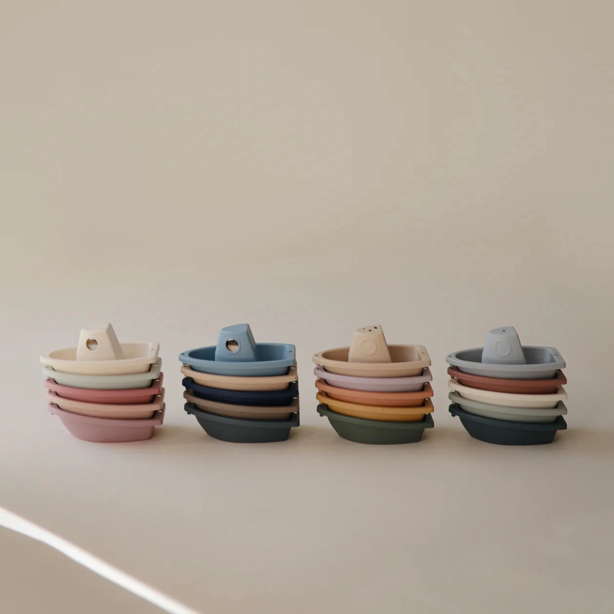 Mushie | Bath Boats - 5pk Petal
