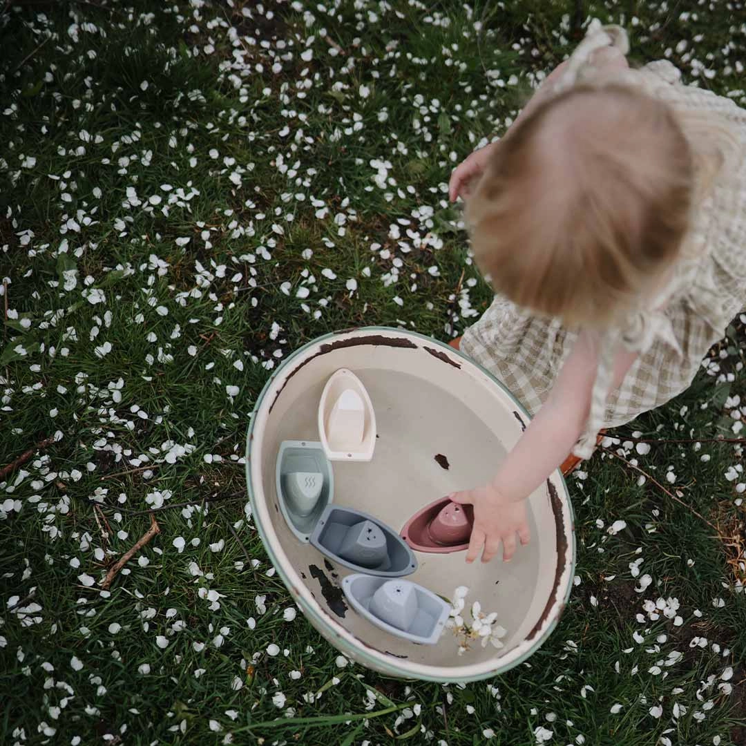 Mushie Bath Play Set - Boats Petal