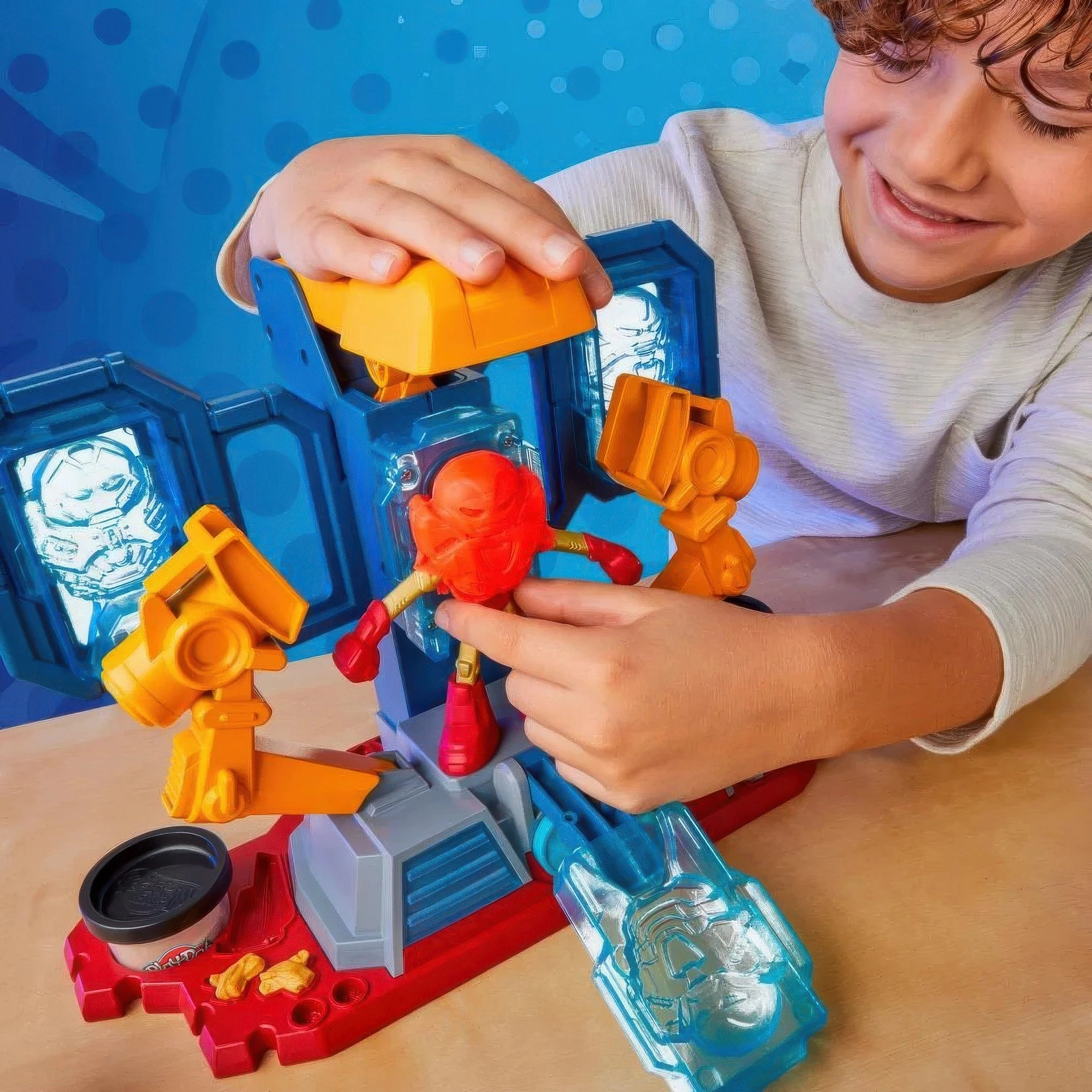 Play-Doh Marvel Iron Man Armor Maker Lab