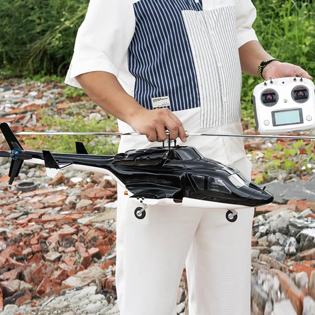 RC Helicopter with GPS, FLYWING FW450L Air-Wolf 450 Class 2.4G RC Military Helicopter, with GPS Positioning, Brushless Motor, Four Flight Modes (RTF Version/Left-Hand Flight Control)