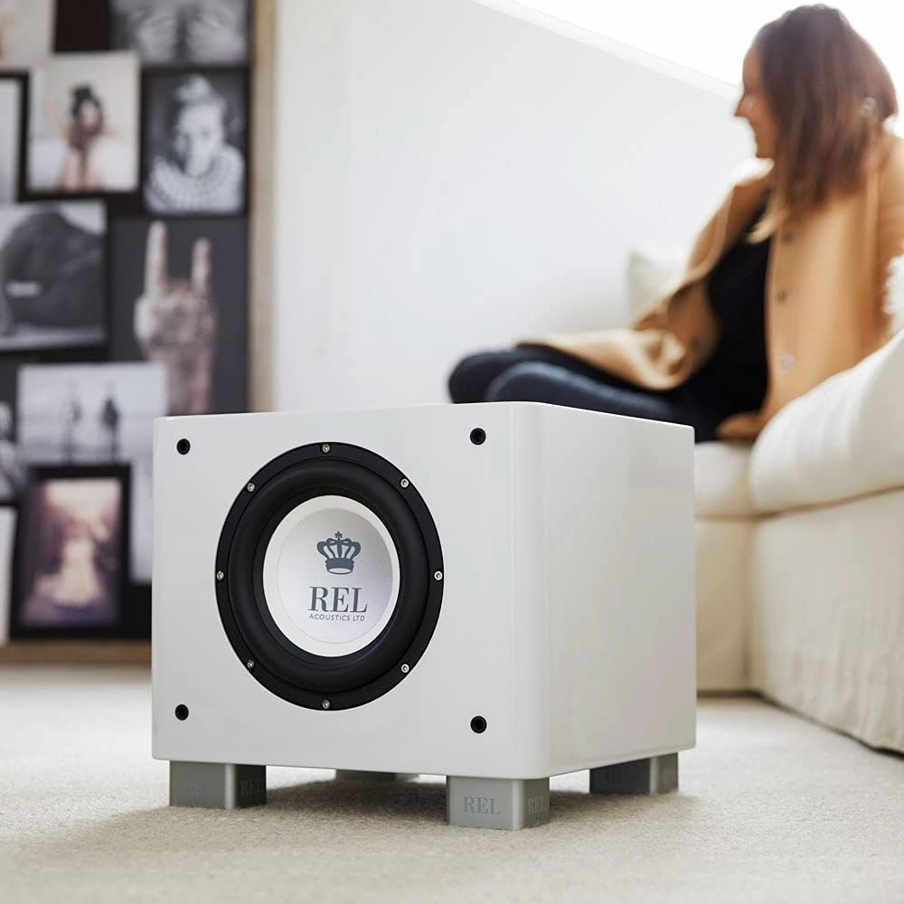 REL T/7x 8-Inch Powered Subwoofer – Compact Sealed Design with Class AB Amplifier, RCA Inputs, and Deep Bass for HiFi Stereo Systems, Home Theater, and Surround Sound – High Gloss White Finish