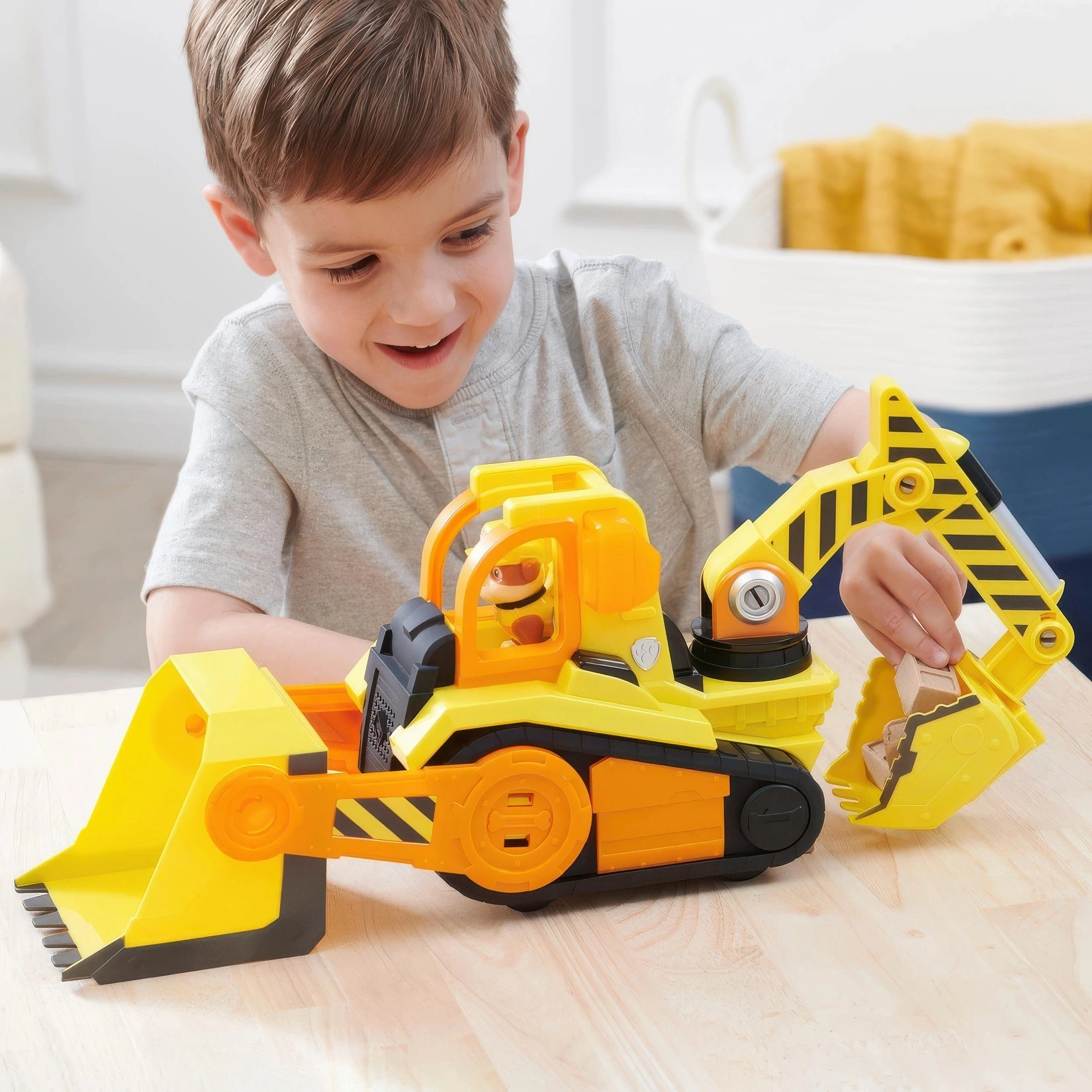 Rubble & Crew Rubble's Barn Yard Deluxe Bulldozer