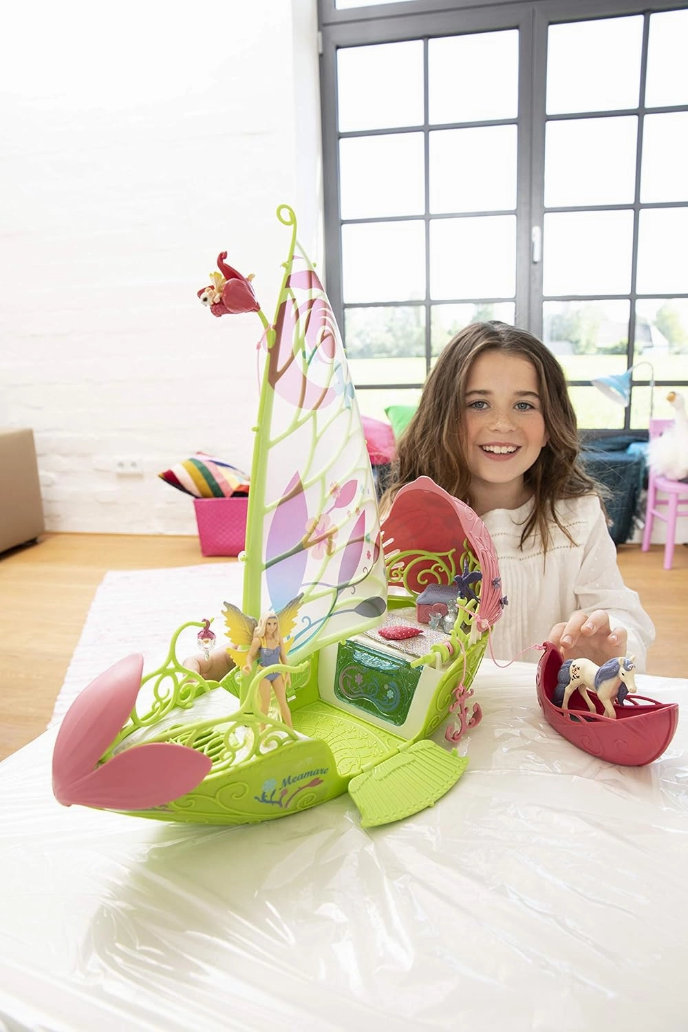 Schleich bayala, 19-Piece Playset, Fairy Toys for Girls and Boys 5-12 years old, Sera's Magical Flower Boat