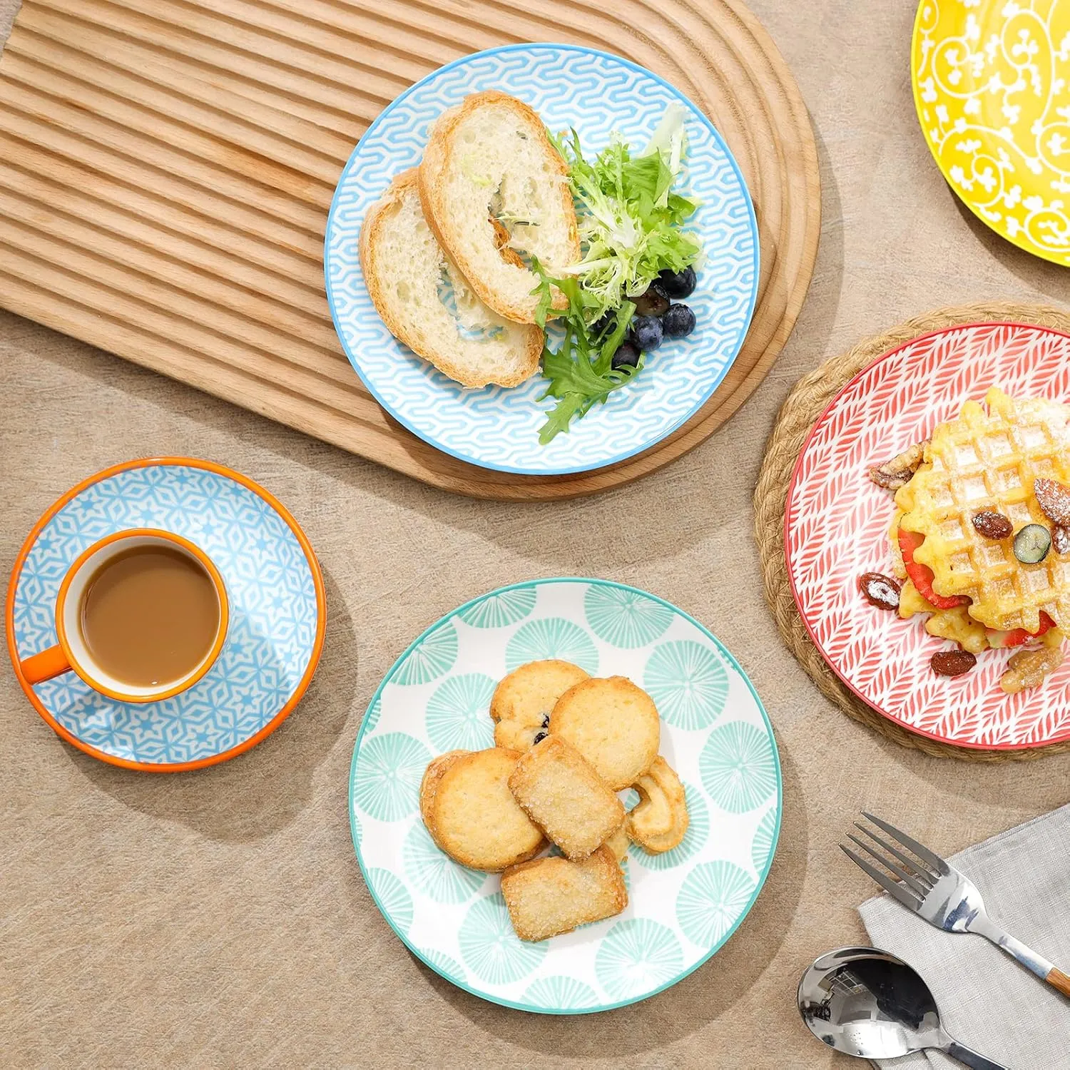 Selamica Ceramic Dessert Plates Set of 6, 6 Inch Mini Dinner Plates for Cake Snacks Side Dish, Microwave & Dishwasher Safe